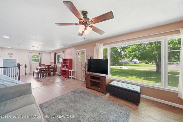4149 Greenwood Avenue, Holt, MI 48842