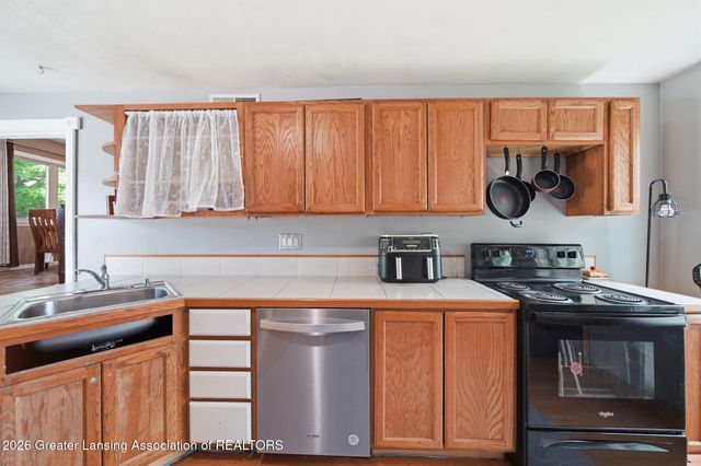 4149 Greenwood Avenue, Holt, MI 48842