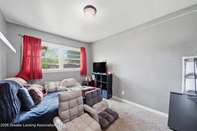 4149 Greenwood Avenue, Holt, MI 48842