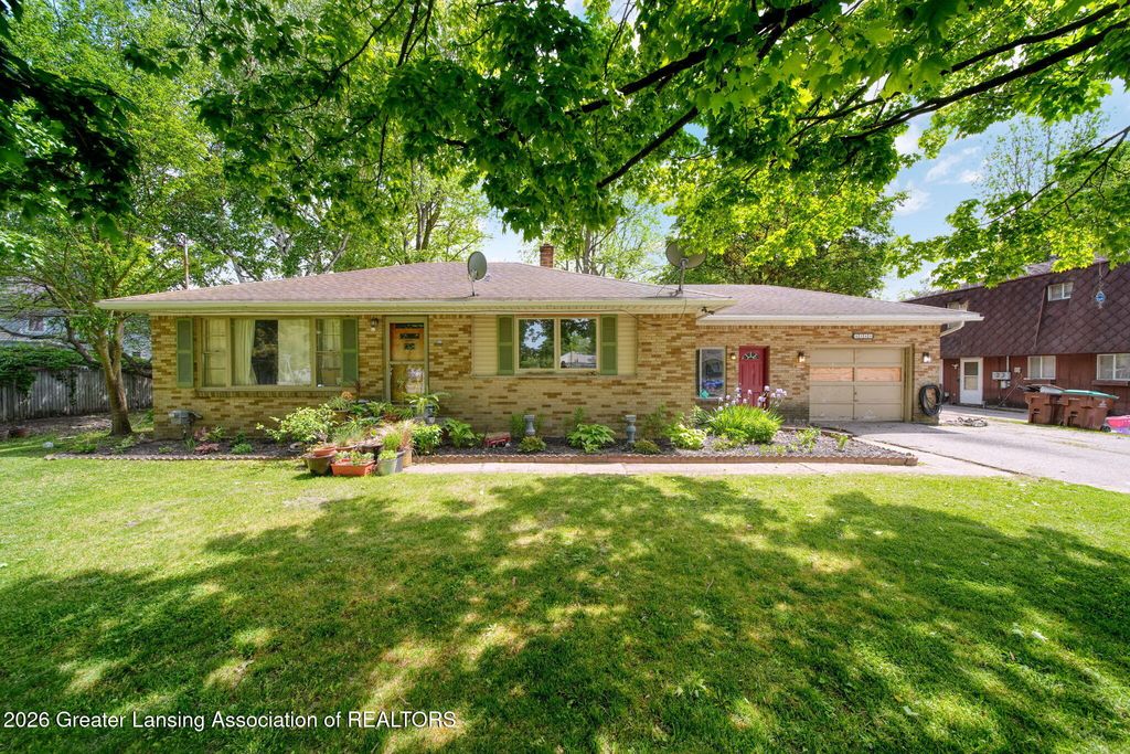 4149 Greenwood Avenue, Holt, MI 48842