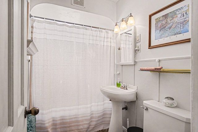 2014 Duiker Avenue NE, Grand Rapids, MI 49505