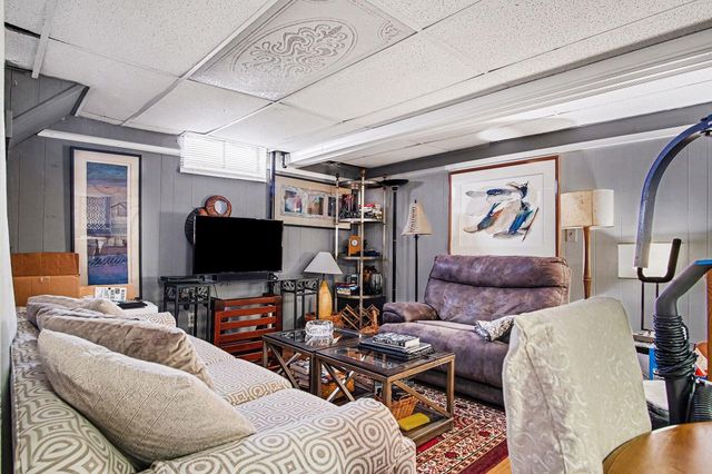 2014 Duiker Avenue NE, Grand Rapids, MI 49505