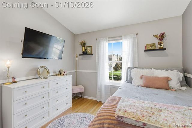 484 Waterbury Court, Belleville, MI 48111