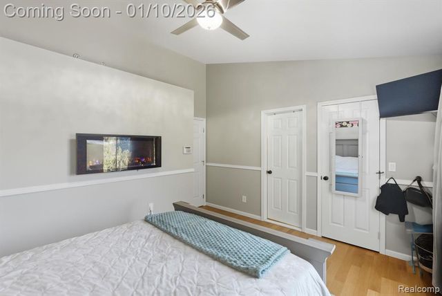 484 Waterbury Court, Belleville, MI 48111