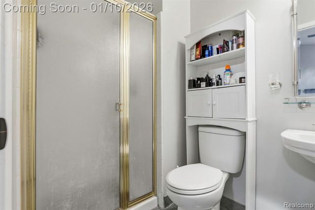 484 Waterbury Court, Belleville, MI 48111