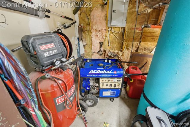 484 Waterbury Court, Belleville, MI 48111