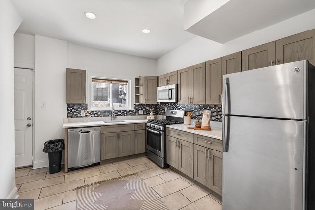 902 EMILY ST, Philadelphia, PA 19148