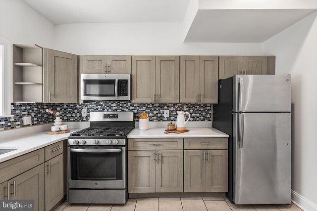 902 EMILY ST, Philadelphia, PA 19148