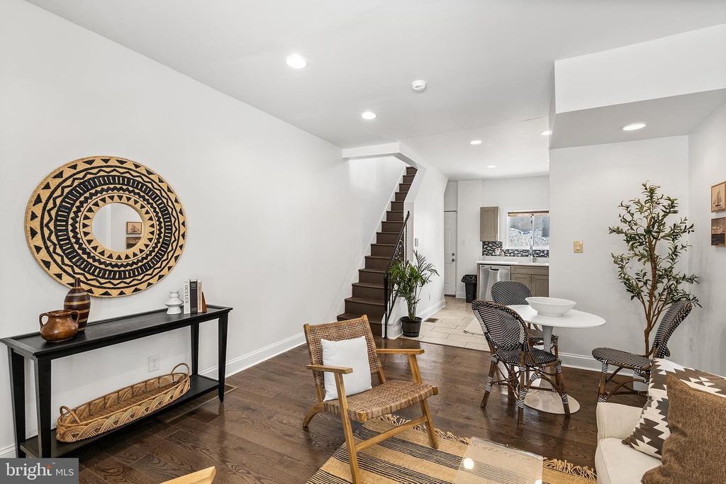 902 EMILY ST, Philadelphia, PA 19148