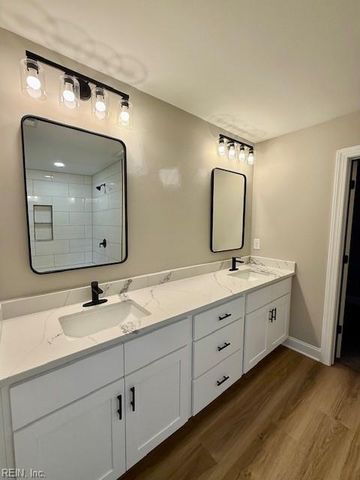 1 Jewel LN, Hampton, VA 23664