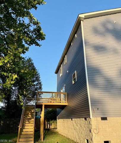 1 Jewel LN, Hampton, VA 23664