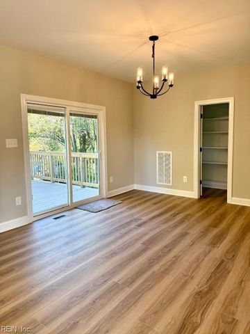 1 Jewel LN, Hampton, VA 23664