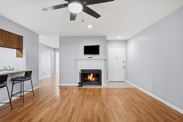 2535 Wedglea Drive F-127, Dallas, TX 75211