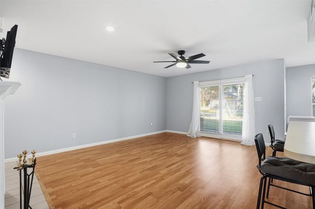 2535 Wedglea Drive F-127, Dallas, TX 75211