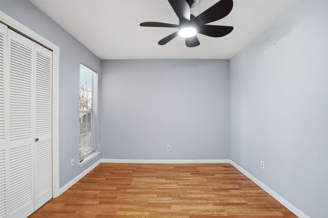 2535 Wedglea Drive F-127, Dallas, TX 75211