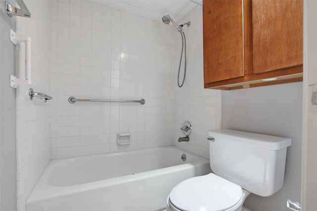 2535 Wedglea Drive F-127, Dallas, TX 75211