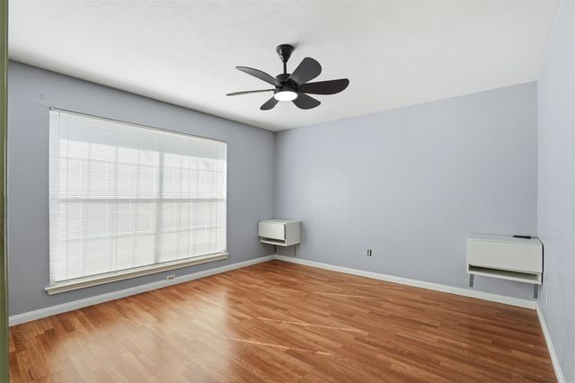 2535 Wedglea Drive F-127, Dallas, TX 75211