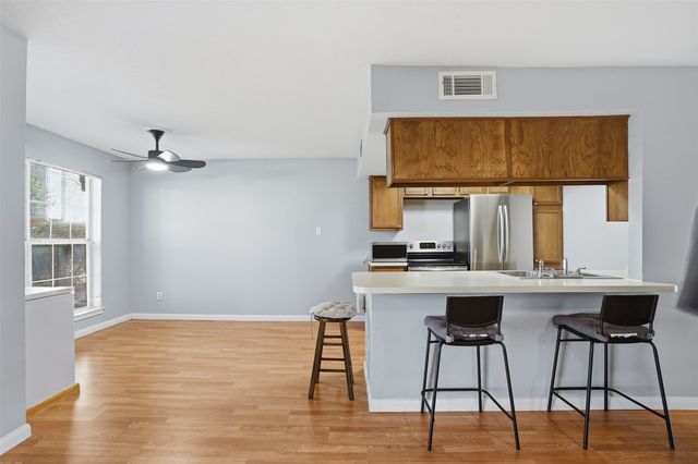 2535 Wedglea Drive F-127, Dallas, TX 75211