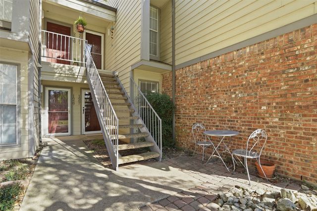 2535 Wedglea Drive F-127, Dallas, TX 75211