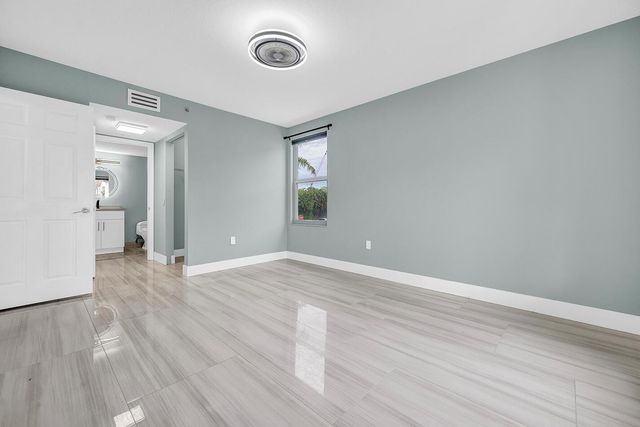 1010 Villa Circle, Boynton Beach, FL 33435