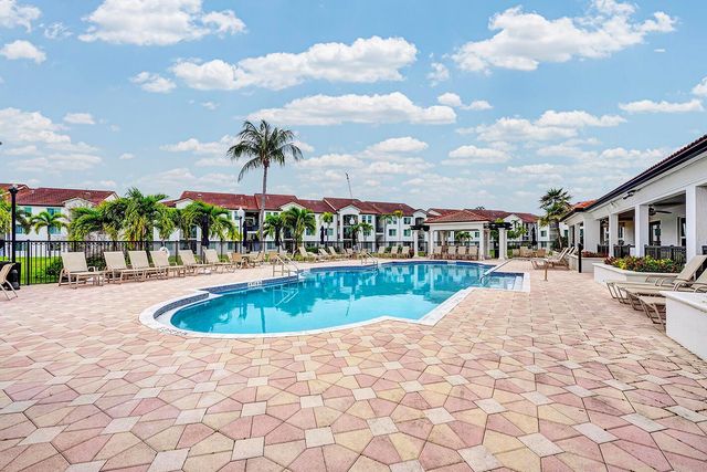 1010 Villa Circle, Boynton Beach, FL 33435
