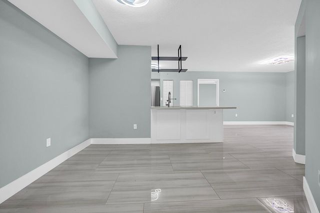 1010 Villa Circle, Boynton Beach, FL 33435