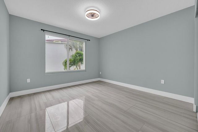 1010 Villa Circle, Boynton Beach, FL 33435