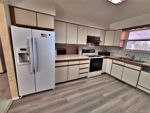 745 Mobile Street, Aurora, CO 80011