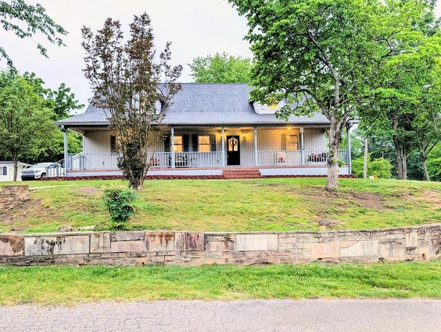 503 S Pine St, Monterey, TN 38574