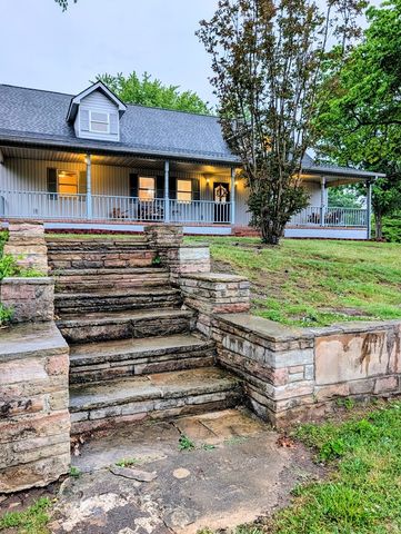 503 S Pine St, Monterey, TN 38574