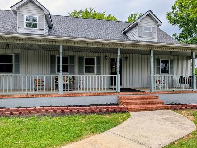 503 S Pine St, Monterey, TN 38574