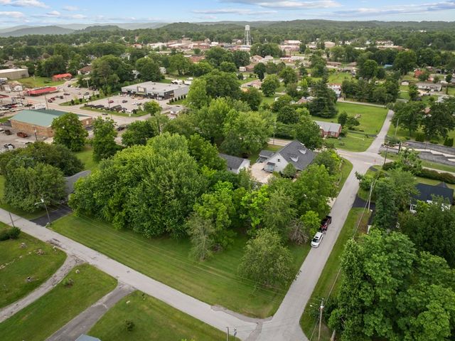 503 S Pine St, Monterey, TN 38574