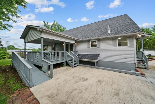 503 S Pine St, Monterey, TN 38574