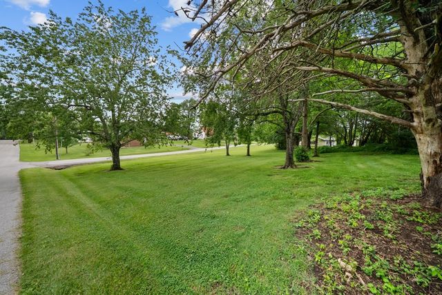 503 S Pine St, Monterey, TN 38574