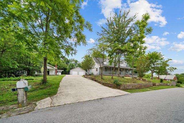 503 S Pine St, Monterey, TN 38574