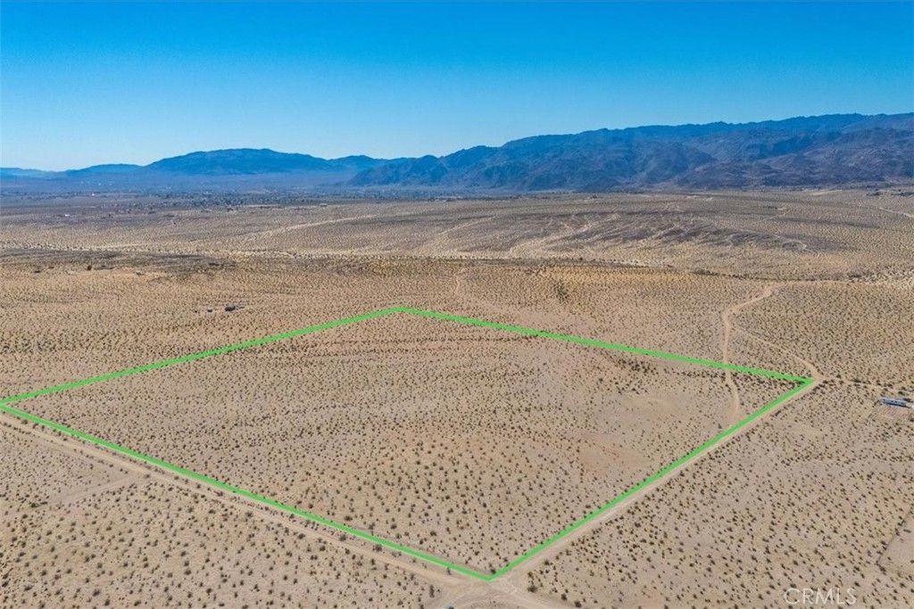 Image 2 of property listing at 70147 Cove View Road, 29 Palms, CA 92277