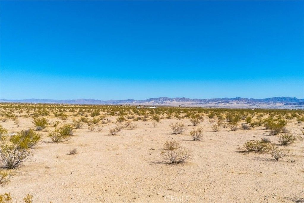 Image 23 of property listing at 70147 Cove View Road, 29 Palms, CA 92277