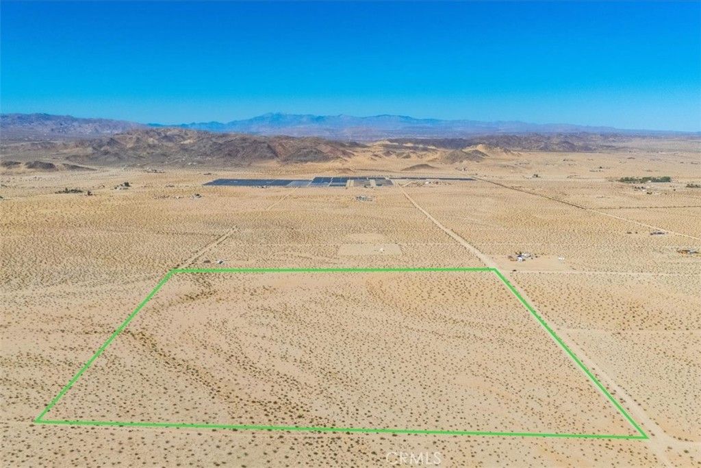 Image 34 of property listing at 70147 Cove View Road, 29 Palms, CA 92277