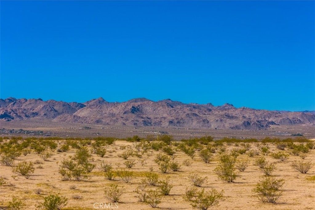 Image 7 of property listing at 70147 Cove View Road, 29 Palms, CA 92277