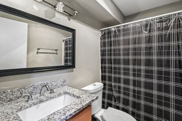 618 SE 3rd Street, Grand Prairie, TX 75051