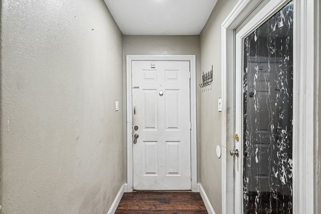618 SE 3rd Street, Grand Prairie, TX 75051