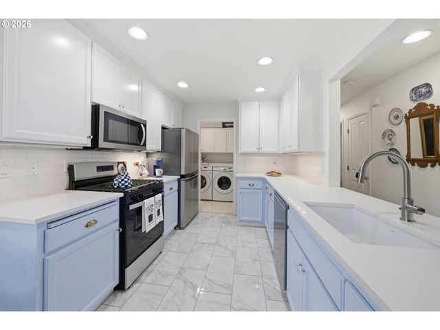 15366 Nw ABERDEEN Dr, Portland, OR 97229
