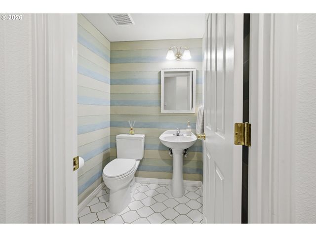 15366 Nw ABERDEEN Dr, Portland, OR 97229