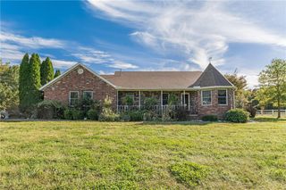21609 Gann Road, Gentry, AR 72734
