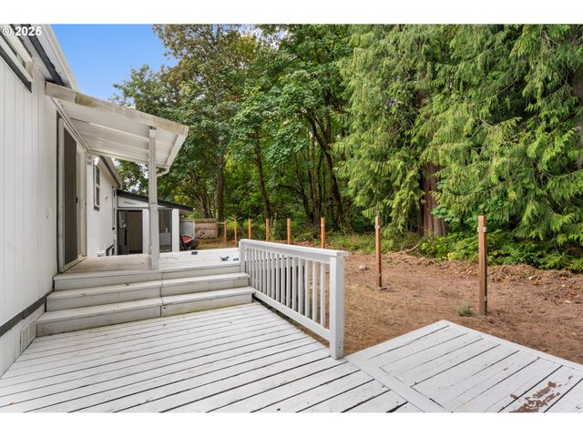 17649 S GREENFIELD Dr, Oregon City, OR 97045