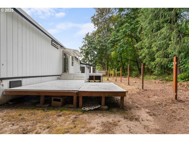 17649 S GREENFIELD Dr, Oregon City, OR 97045