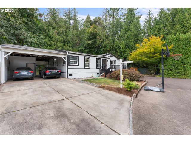 17649 S GREENFIELD Dr, Oregon City, OR 97045