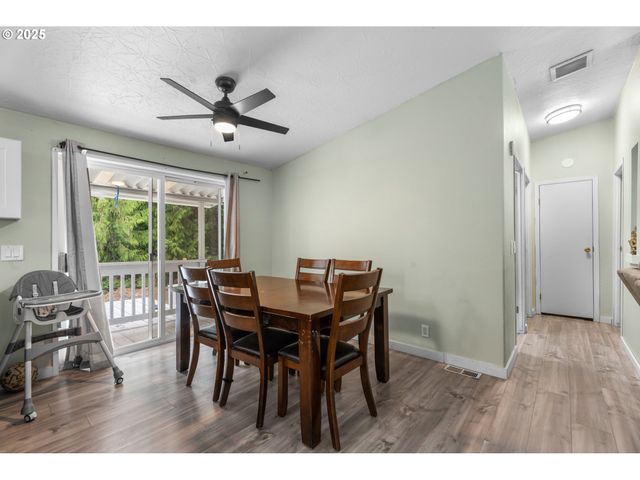 17649 S GREENFIELD Dr, Oregon City, OR 97045