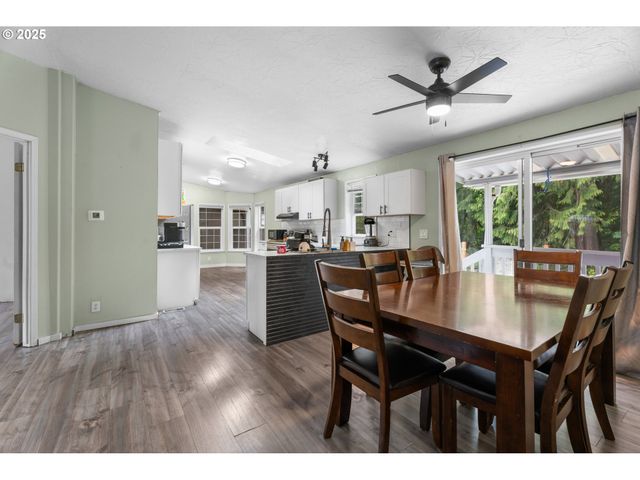 17649 S GREENFIELD Dr, Oregon City, OR 97045