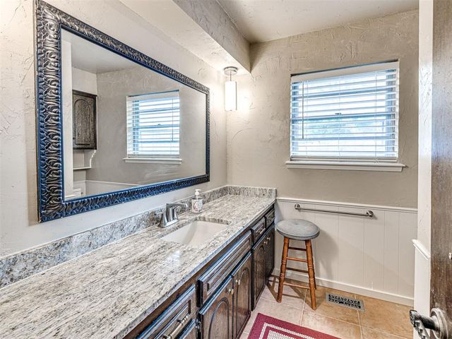 9212 Brentford Avenue, Oklahoma City, OK 73132